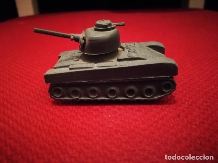 Figuras de goma y PVC: ANTIGUO TANQUE en buen estado - Foto 1