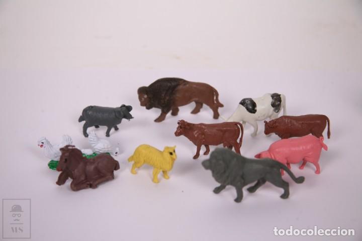 Gummi- und PVC-Figuren: Conjunto de 10 figuras - Animales Variados - B&uacute;falo, Le&oacute;n, Vaca, Cabra... - Marca Desconocida
