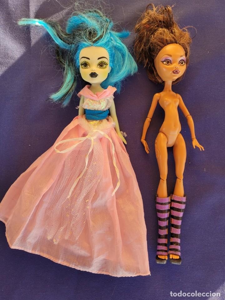 Figuras de goma y PVC: Dos mu&ntilde;ecas Monster High,2012,Mattel