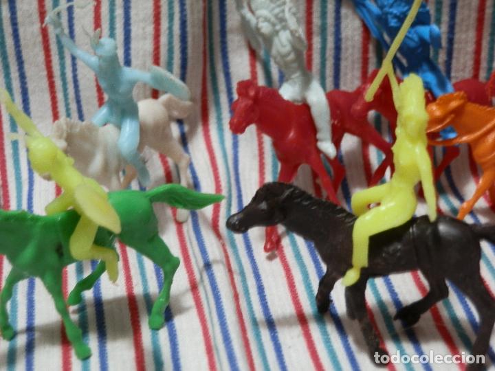 Figuras de goma y PVC: LOTE INDIOS Y CABALLOS - Foto 2