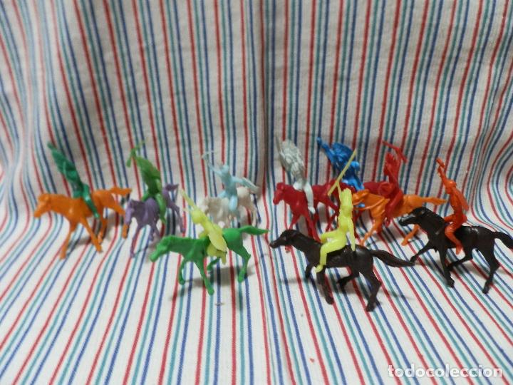 Figuras de goma y PVC: LOTE INDIOS Y CABALLOS - Foto 6