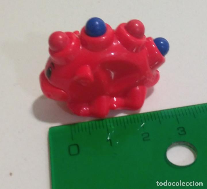 Figuras de Borracha e PVC: figura segundaria kinder cera rojo ceras cera