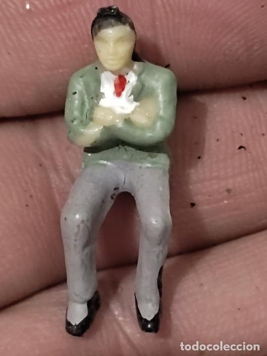 Rubber and PVC Figures: FIGURA PLASTICO IDEAL DIORAMA PVC 3 CMS ALTO APROX HOMBRE SENTADO PASAJERO