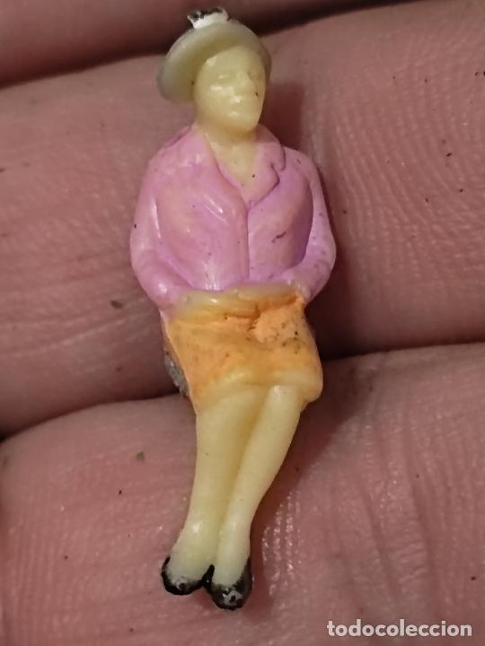 Figurines en Caoutchouc et PVC: FIGURA PLASTICO IDEAL DIORAMA PVC 3 CMS ALTO APROX MUJER PASAJERA