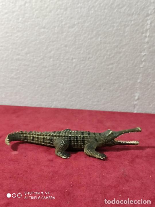 Figuras de goma y PVC: SCHLEICH CAIMAN 15 CM LARGO - Foto 3