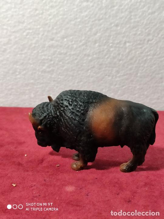Figuras de goma y PVC: SCHLEICH bisonte 11 cm largo - Foto 3
