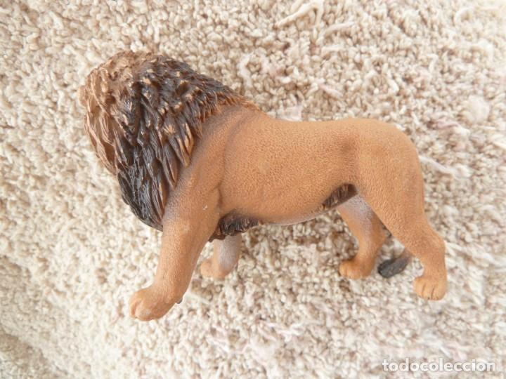 Figuras de goma y PVC: Leon Amlimes. Schleich - Foto 3