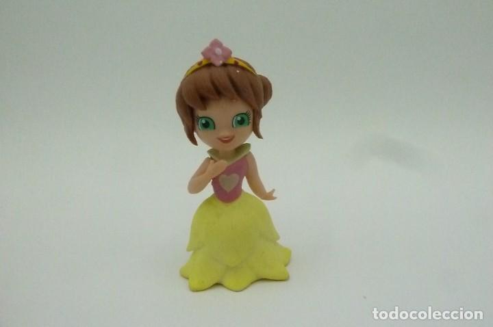 Figuras de goma y PVC: Magiki Princesas del Arco Iris. Aila - Foto 2
