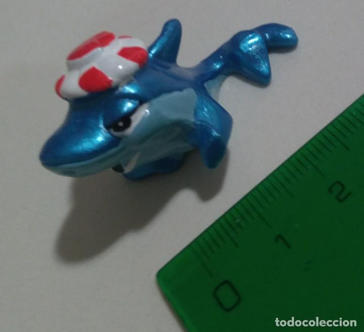 Kinder Figures: tibur ali tiburon kinder monobloc figura mu&ntilde;eco