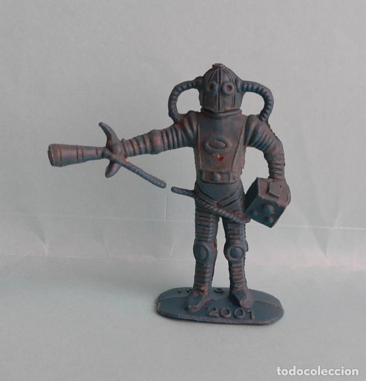 Figuras de goma y PVC: Comansi, figura de Ovni 2001. - Foto 1