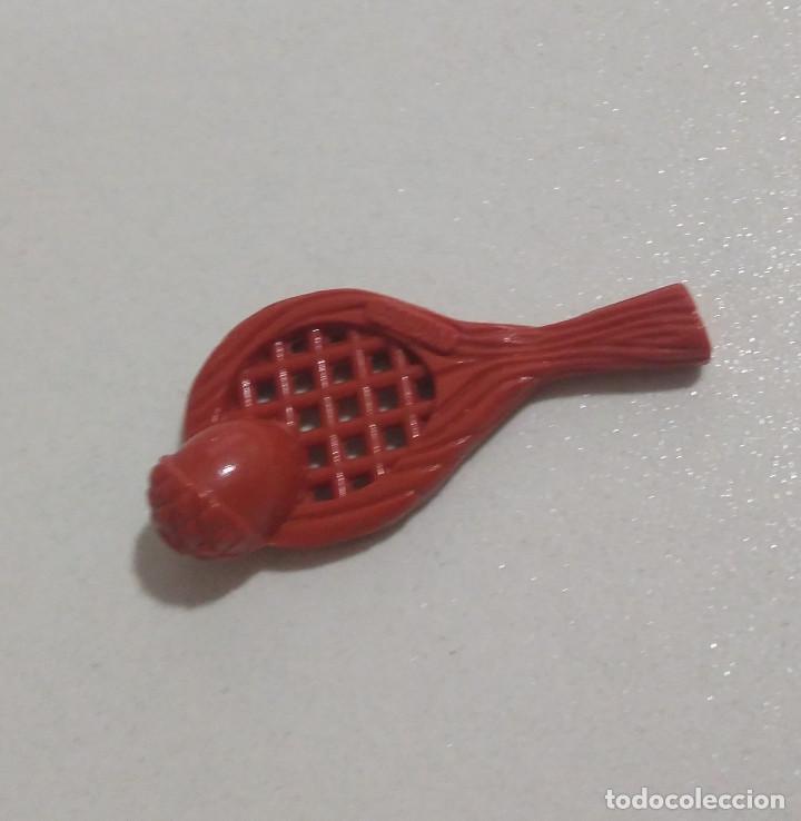 Kinder Figures: figura kinder pitufos smurf raqueta antiguo bellota accesorio