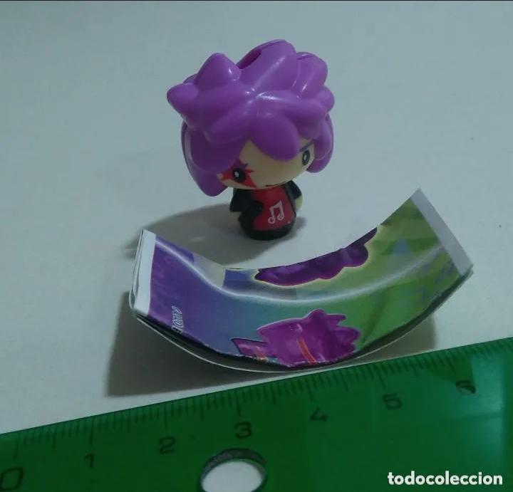 Kinder Figures: figura funko kinder joy 2021 bpz papel completo mu&ntilde;eco cabezon punk