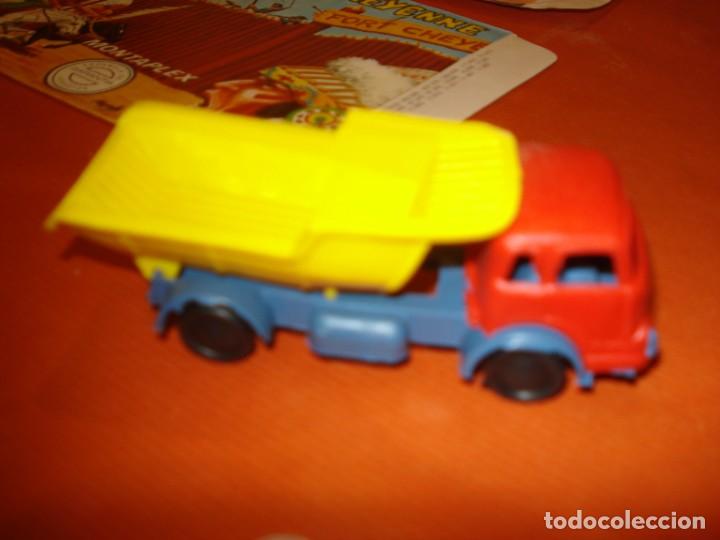 Figuras de goma y PVC: MONTAPLEX - Foto 2