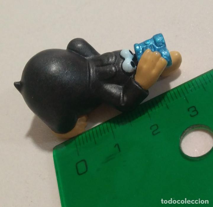 Kinder Figures: figura mole mission prismaticos monobloc mu&ntilde;equito figurita kinder