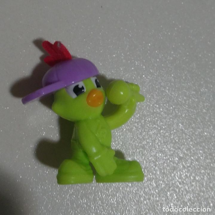 Kinder Figures: pascua pollito pollo rapero mu&ntilde;eco kinder rap gorra