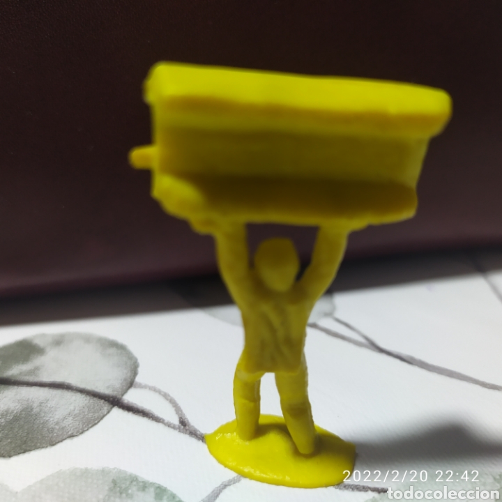 Figuras de goma y PVC: Figura super h&eacute;roe premium dunkin - Foto 2