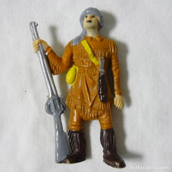 Figuras de goma y PVC: Explorador de Comansi - Foto 1