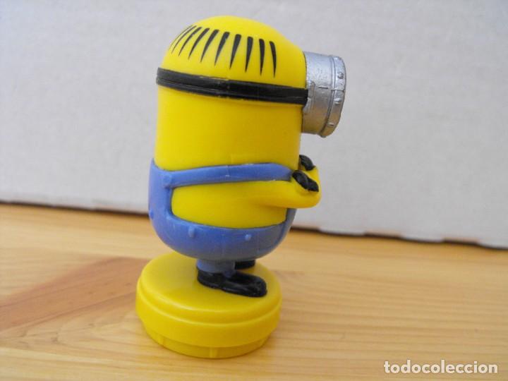 Figuras de goma y PVC: Figura de minions. - Foto 2