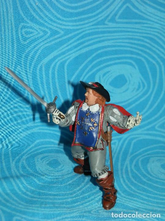 Figuras de goma y PVC: MOSQUETERO PAPO ARAMIS 2001 - Foto 1