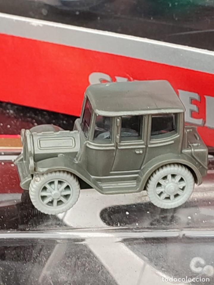 Figure di Gomma e PVC: KINDER - K93 N.93 - COCHE ANTIGUO DE FRICCI&Oacute;N.