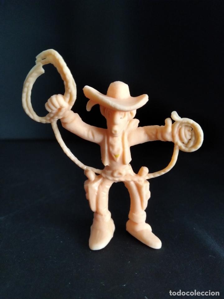 Figuras de goma y PVC: LUCKY LUKE, MONOCROMA 7CM. - Foto 1