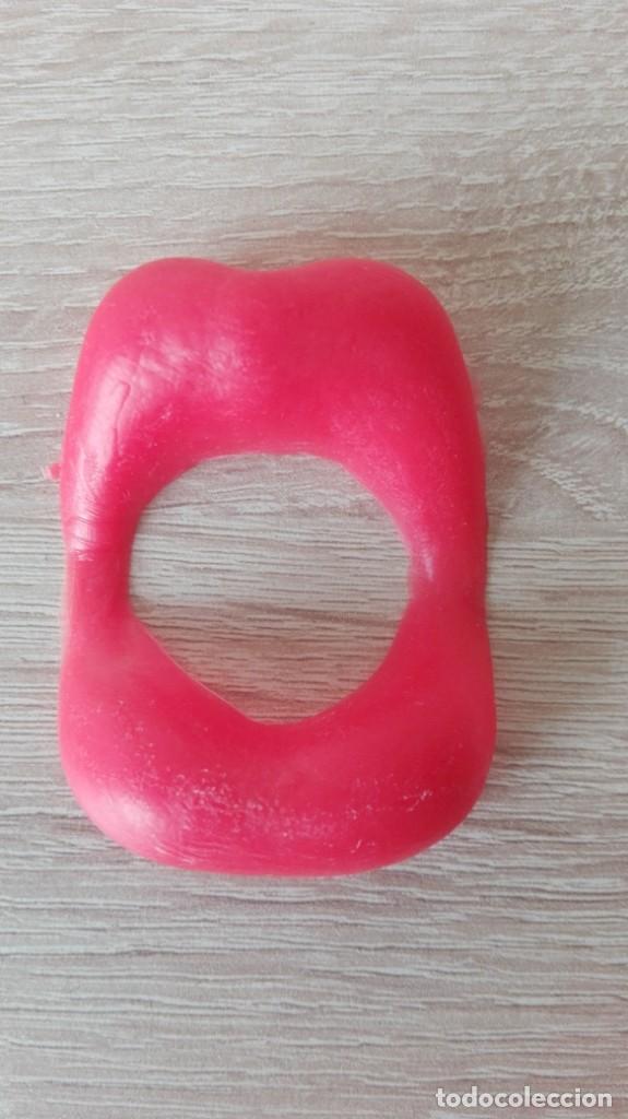 Figuras de goma y PVC: LABIOS DE JUGUETE O BROMA DE PVC-A&Ntilde;OS 70-80.