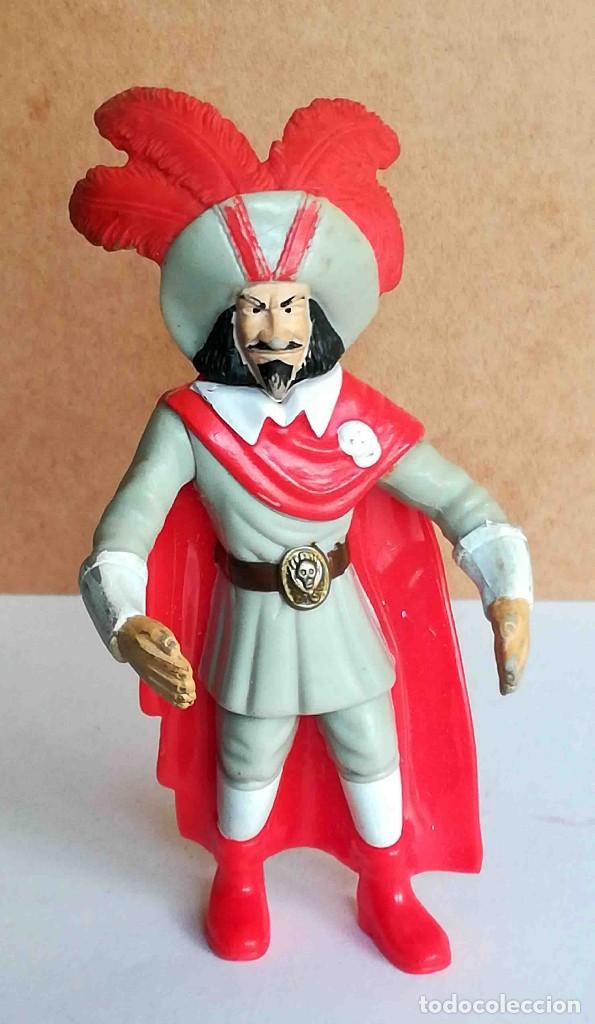 Figuras de goma y PVC: Figura Mosquetero de McDonalds 2011 - Foto 1