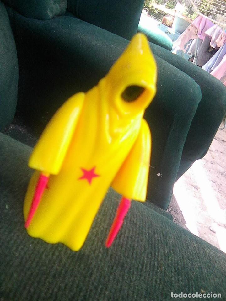 Figuras de Goma y PVC: Misterioso monje - Nazareno iluminati capuchino rosacruz mason -Brazos abatibles al andar con ruedas