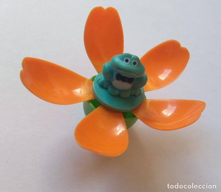 Figuras de Borracha e PVC: sapo rana sapito flor kinder variante primavera mu&ntilde;eco miniatura mini