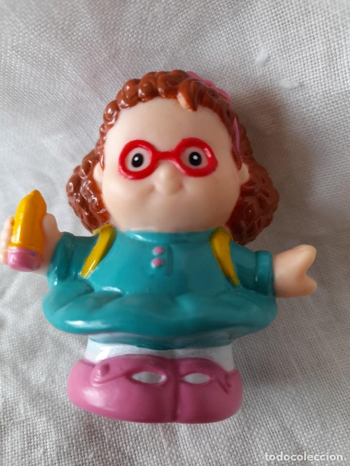 Figuras de Goma y PVC: MU&Ntilde;ECO FIGURA NI&Ntilde;A MOCHILA FISCHER PRICE MATTEL LITTLE PEOPLE 2001