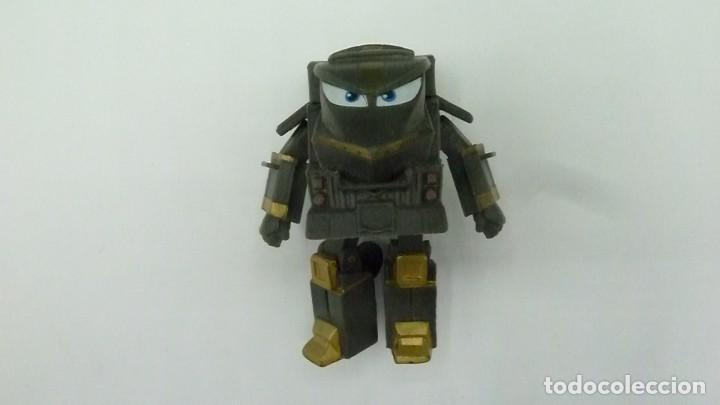Figuras de goma y PVC: Figura tipo transformers. Robot Trains - Foto 1
