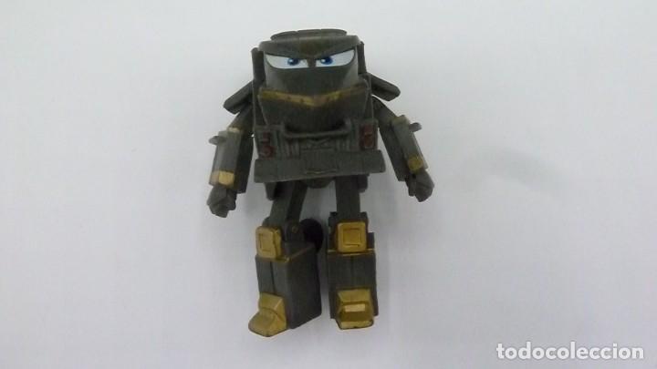 Figuras de goma y PVC: Figura tipo transformers. Robot Trains - Foto 2
