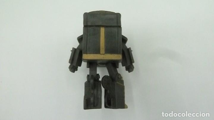 Figuras de goma y PVC: Figura tipo transformers. Robot Trains - Foto 3
