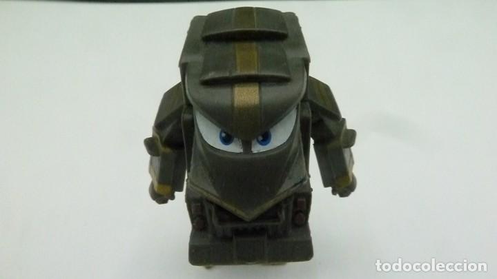 Figuras de goma y PVC: Figura tipo transformers. Robot Trains - Foto 6