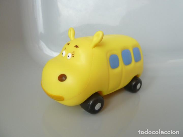 Figuras de goma y PVC: Hipobus hipop&oacute;tamo amarillo - Foto 2