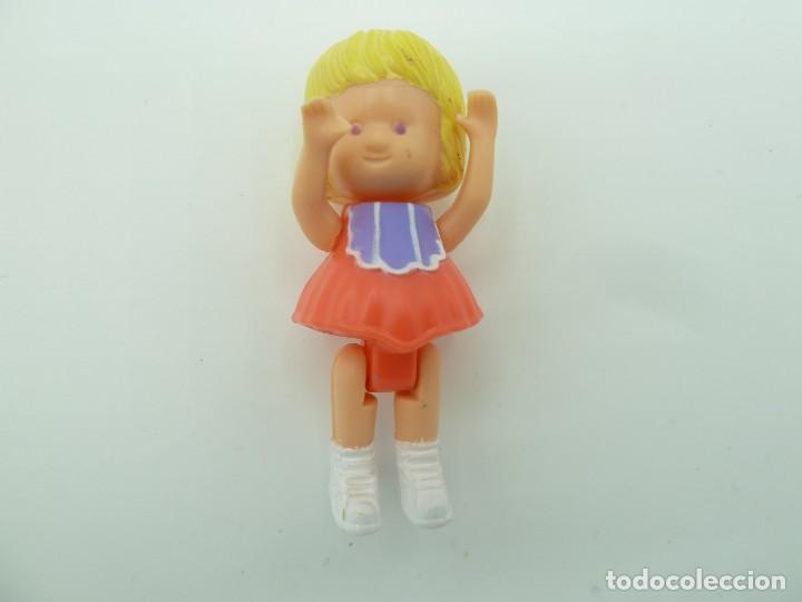 Figuras de Goma y PVC: Peque&ntilde;a mu&ntilde;eca articulada