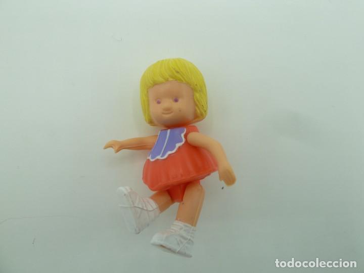 Figuras de goma y PVC: Peque&ntilde;a mu&ntilde;eca articulada - Foto 5