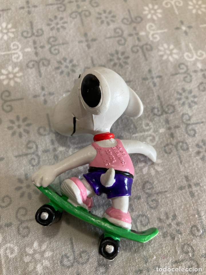 Figuras de goma y PVC: Mu&ntilde;eco Snoopy en monopat&iacute;n - Foto 4