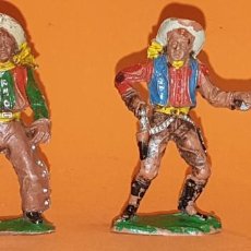 Figuras de Goma y PVC: DOS VAQUEROS DE LAFREDO, EN PLÁSTICO, AÑOS 60. ((TIPO JECSAN, REAMSA)
