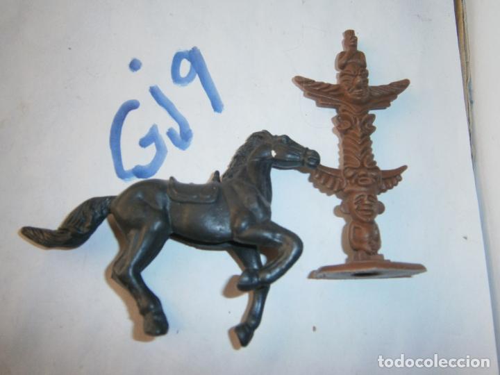 Rubber and PVC Figures: FIGURA DE GOMA O PVC CABALLO Y TOTEM