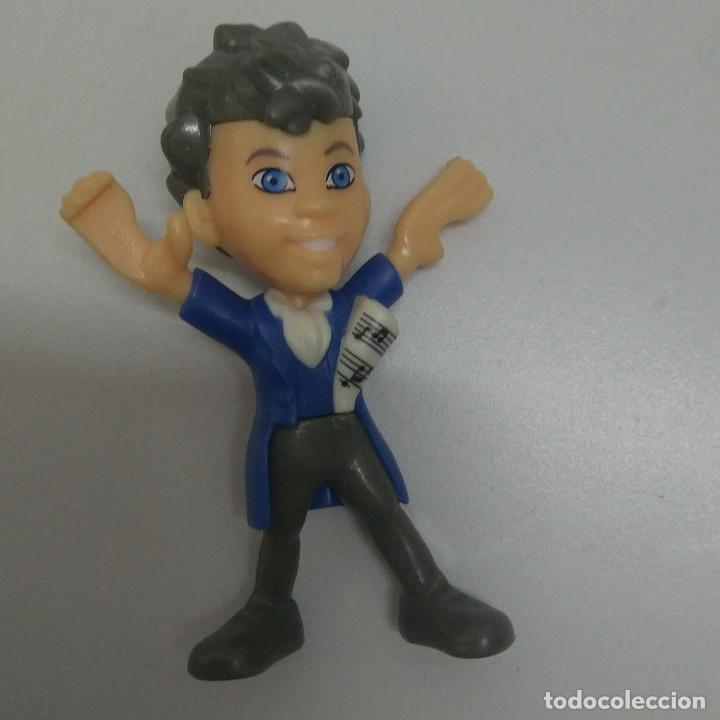 Figuras de Goma Kinder: kinder joy verano teen idols idol mu&ntilde;eco miniatura musico beethoven mu&ntilde;equito figurita idol figura