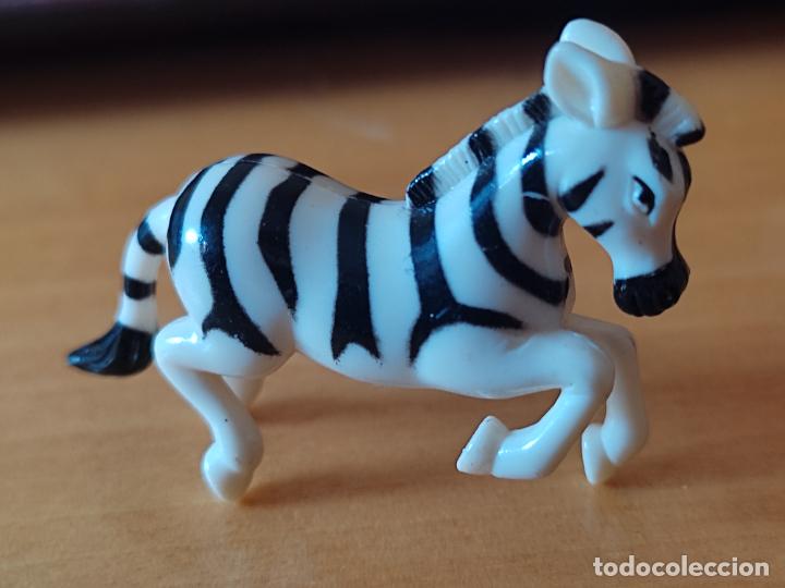 Figure di Gomma e PVC: CEBRA FIGURA MONOBLOC CHOCOLATES PREMIUM 5 CM LARGO