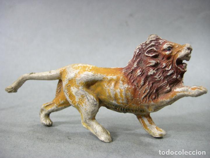 Figuras de goma y PVC: LEON. ANIMALES DE GOMA DE 60 MM DE LA MARCA PECH. - Foto 2