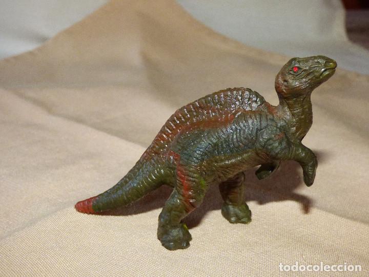 Figuras de goma y PVC: Dinosaurios. - Foto 1