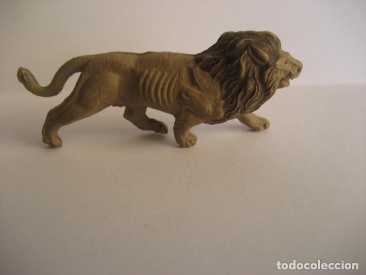 Figuras de goma y PVC: Leon. Bonito leon en goma de Capell - Foto 1