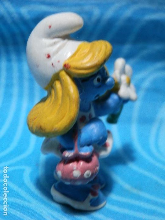 Figuras de goma y PVC: PITUFINA CON FLOR PEYO 1993 - Foto 3