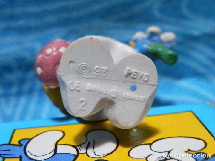Figuras de goma y PVC: PITUFINA CON FLOR PEYO 1993 - Foto 5