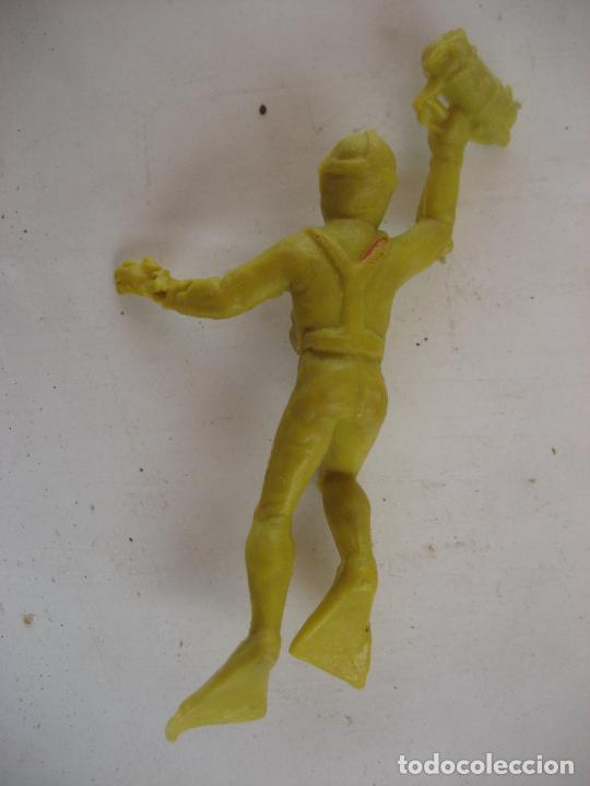 Figuras de goma y PVC: Submarinista . Pech. Plastico - Foto 1