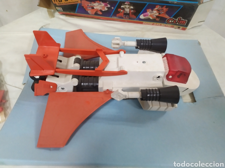 Figuras de goma y PVC: Rojey Robot Transformable de Clim - Foto 3