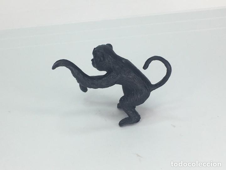 Figuras de goma y PVC: FIGURA DE PLASTICO MONO 3,5 CM. - Foto 2